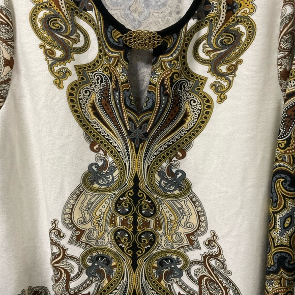 Beautifully Patterned Long Sleeve Melissa Paige Bell Sleeve Top! - Picture 11 of 12